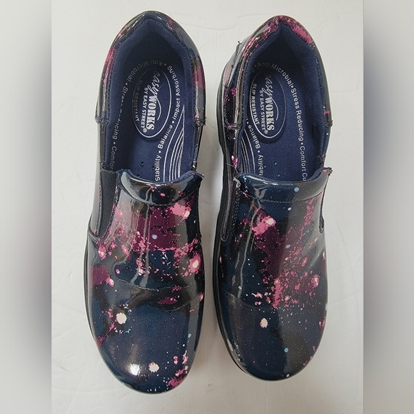 Easy Works by Easy Street Cosmic Space Slip Ons Size 9.5 - Picture 2 of 4